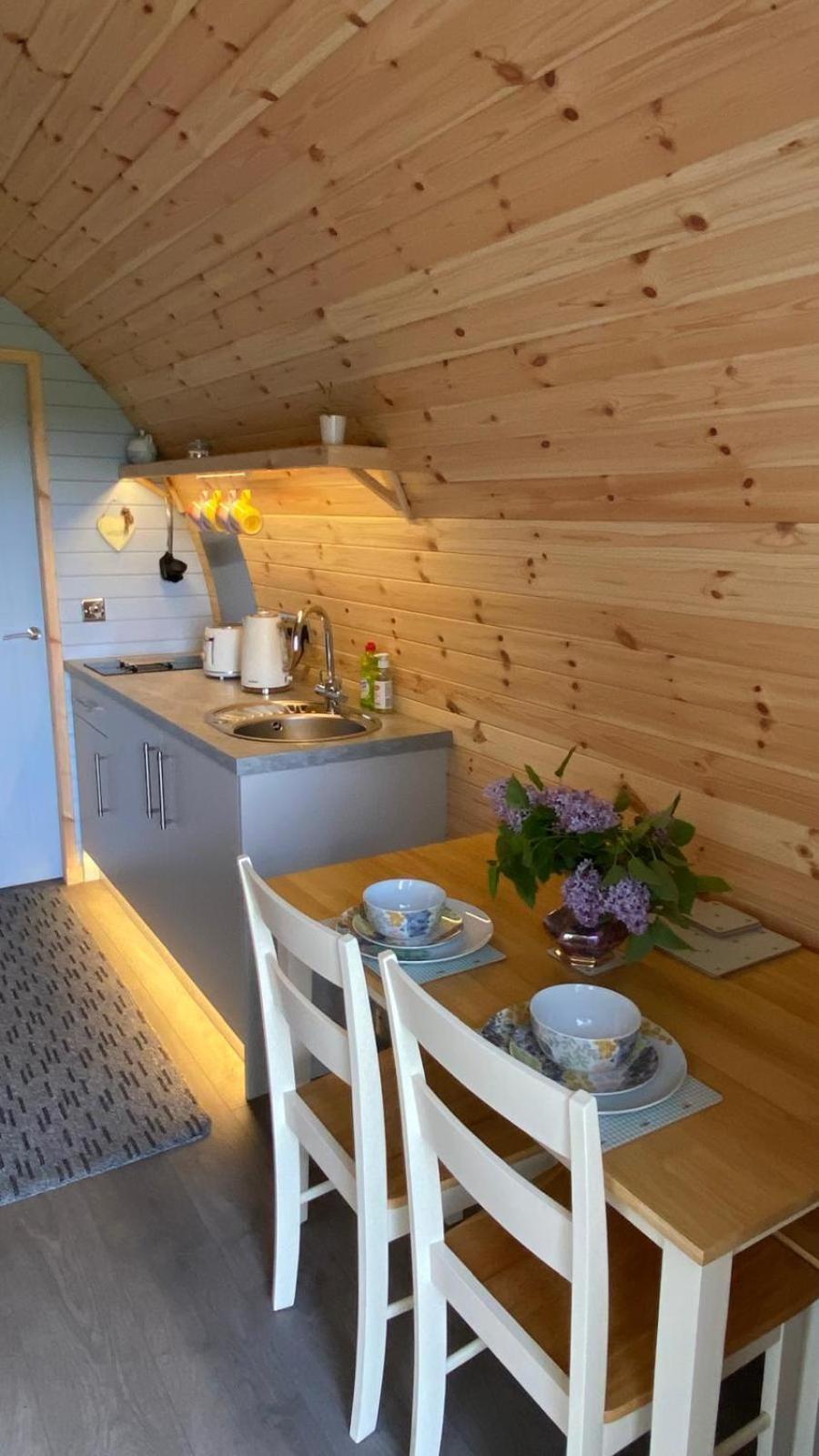 格拉斯哥 Campsie Luxury Pods With Hot Tub酒店 外观 照片
