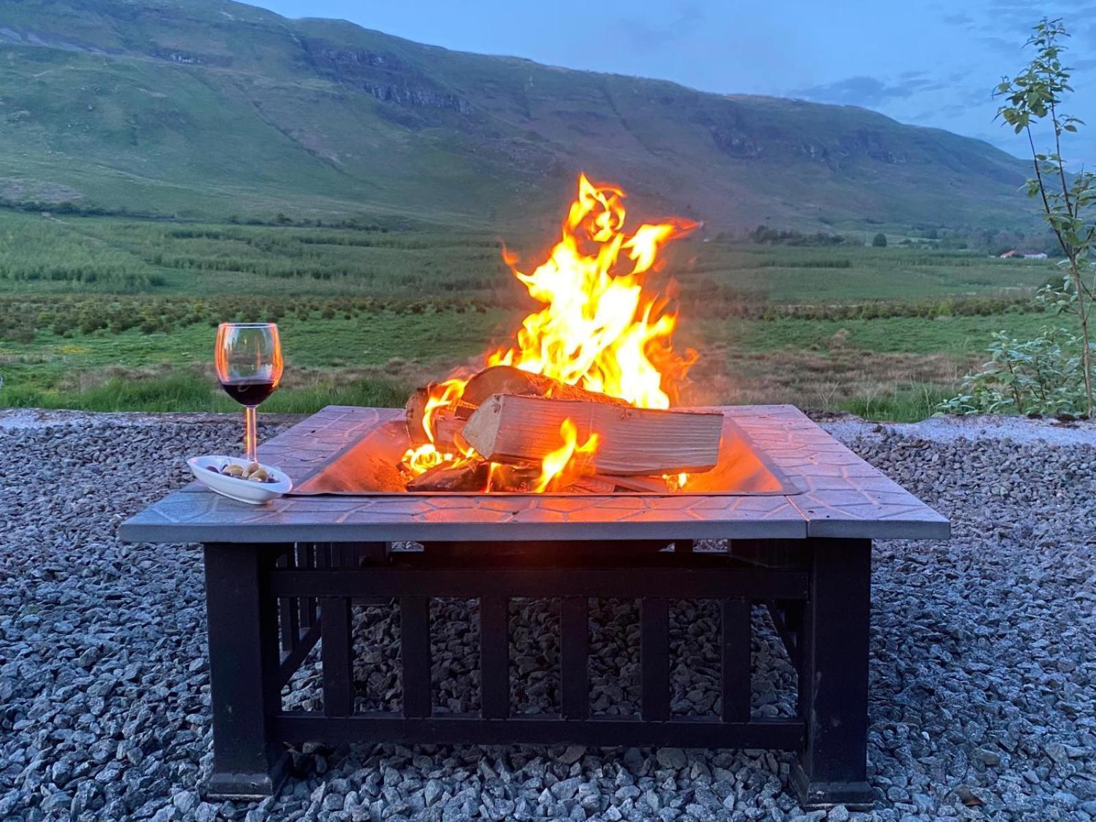 格拉斯哥 Campsie Luxury Pods With Hot Tub酒店 外观 照片