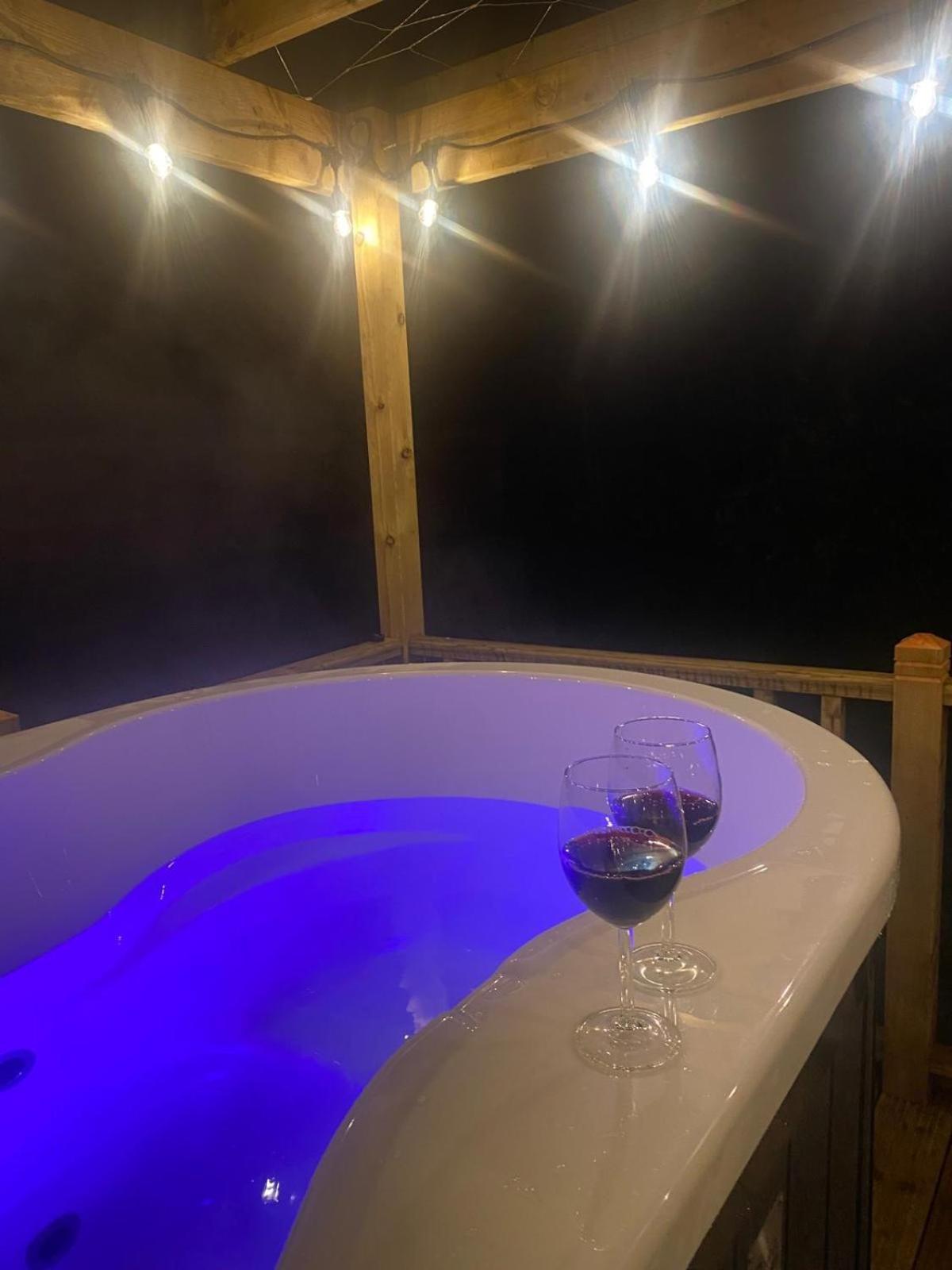 格拉斯哥 Campsie Luxury Pods With Hot Tub酒店 外观 照片