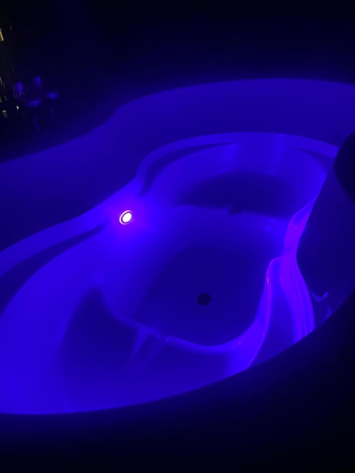 格拉斯哥 Campsie Luxury Pods With Hot Tub酒店 外观 照片